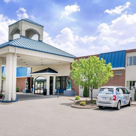 Days Inn Hotel & Conference Center 拉克罗 外观 照片
