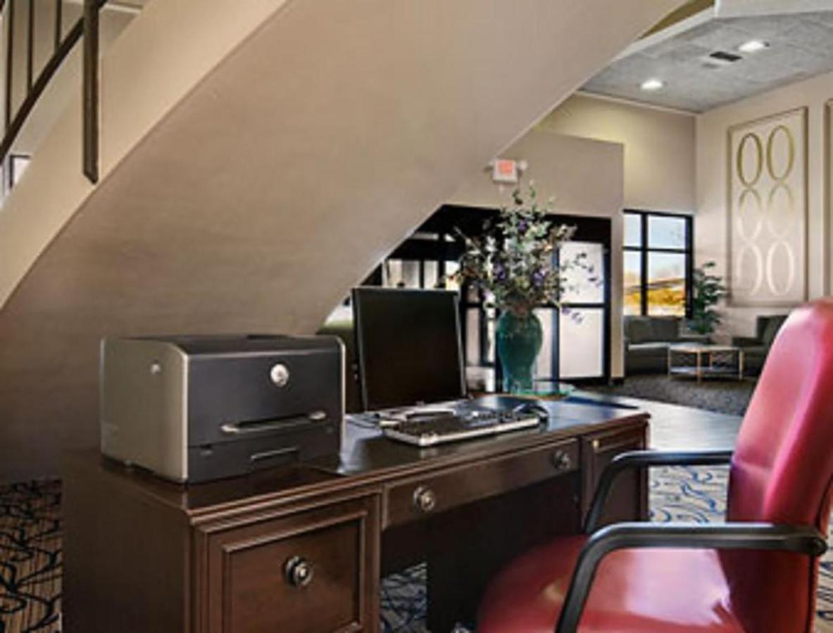 Days Inn Hotel & Conference Center 拉克罗 客房 照片