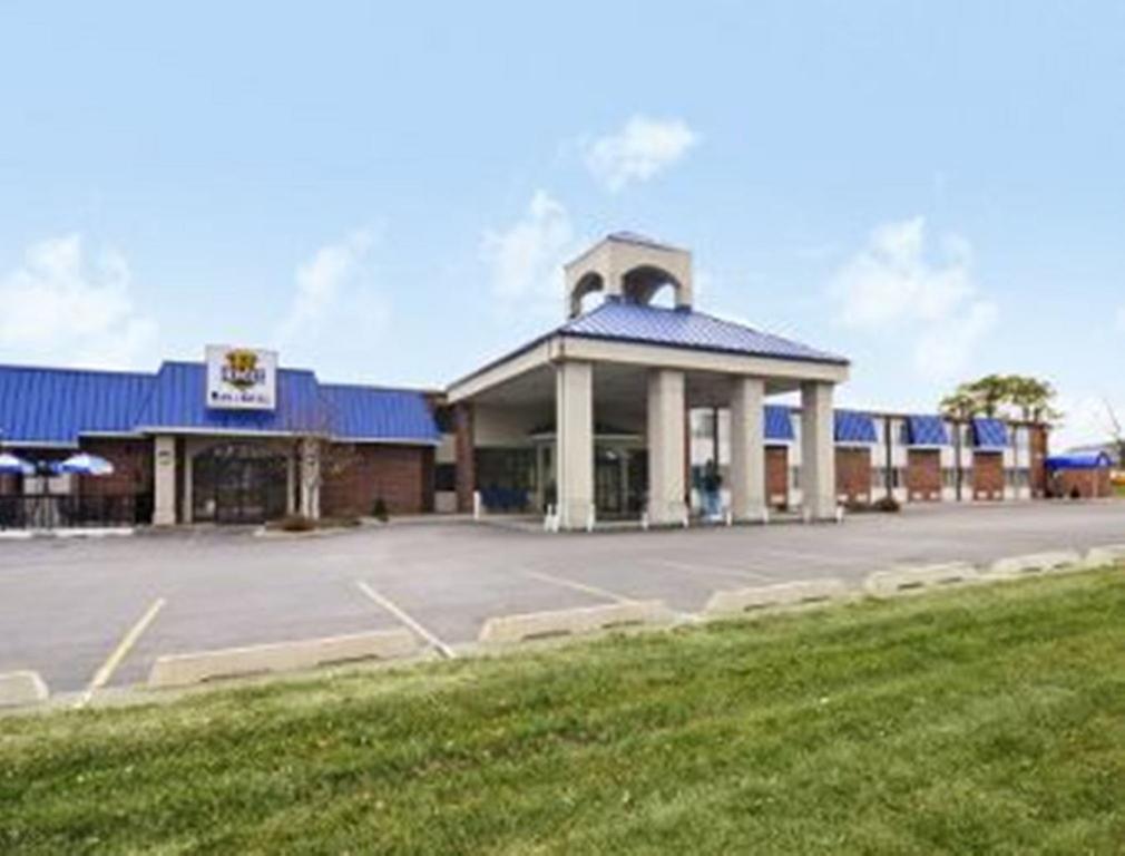 Days Inn Hotel & Conference Center 拉克罗 外观 照片
