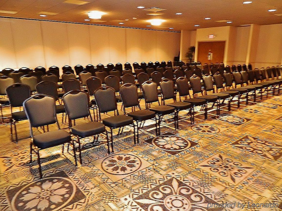 Days Inn Hotel & Conference Center 拉克罗 外观 照片