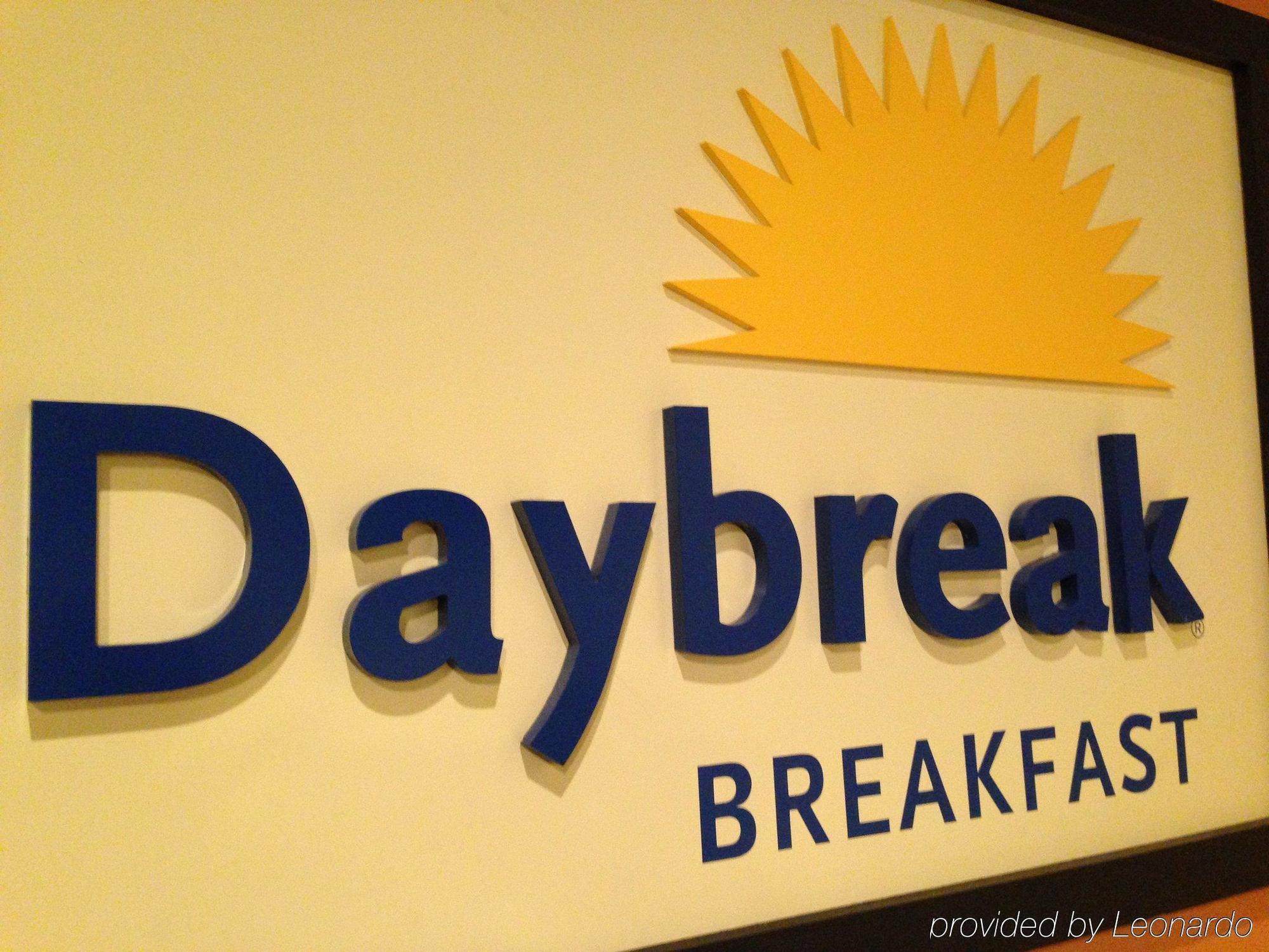 Days Inn Hotel & Conference Center 拉克罗 外观 照片