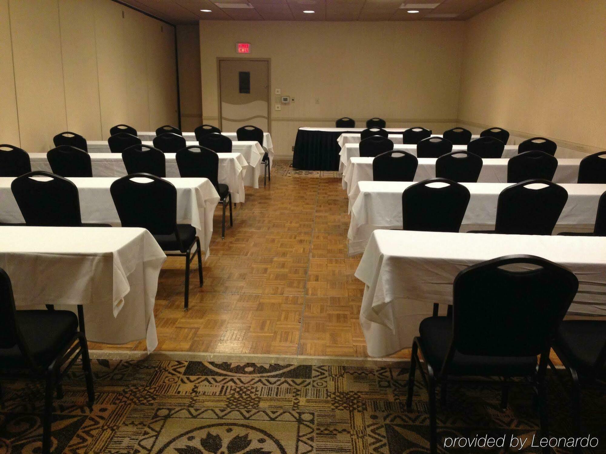Days Inn Hotel & Conference Center 拉克罗 外观 照片